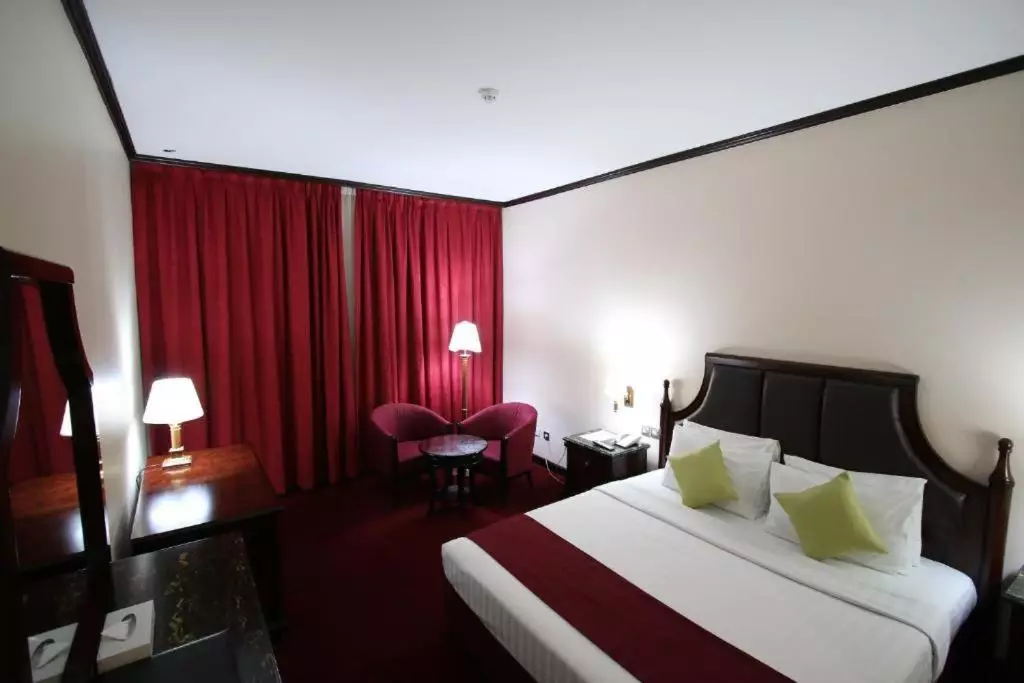 Knight Armour Hotel